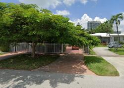 Pre-foreclosure in  Lenox Ave Miami Beach, FL 33139