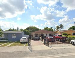  E 30th St, Hialeah FL