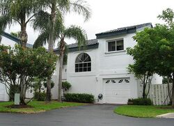 Pre-foreclosure in  NE 211th Ter Miami, FL 33179