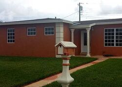 Pre-foreclosure in  NW 189th Ter Miami, FL 33169