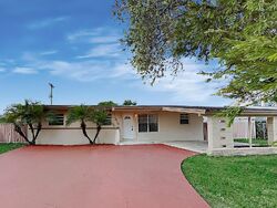 Pre-foreclosure in  SW 112th Ave Miami, FL 33157