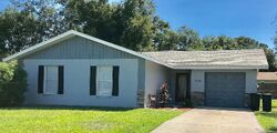 Pre-foreclosure in  Goldenrod Ct Dade City, FL 33523