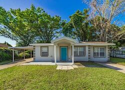 Pre-foreclosure in  Oakland Rd Auburndale, FL 33823