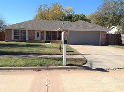 Pre-foreclosure in  NW NOTTINGHAM RD Lawton, OK 73505