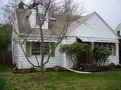 Pre-foreclosure in  N Fowler Ave Portland, OR 97217