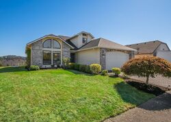 Pre-foreclosure in  SW Kendall Ct Troutdale, OR 97060