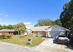 Pre-foreclosure in  Kapok Dr Milton, FL 32583