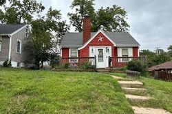  Oakwood St, Omaha NE