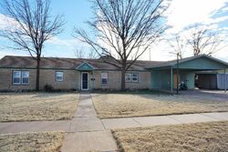 Pre-foreclosure in  E BUCKLEY ST Brownfield, TX 79316