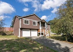 Pre-foreclosure in  GREEN VALLEY DR Maple Falls, WA 98266
