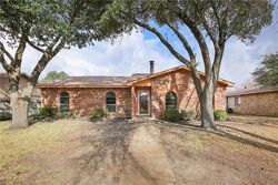 Pre-foreclosure in  SANDRA LN Grand Prairie, TX 75052