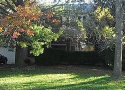 Pre-foreclosure in  HONEYWOOD LN Trenton, NJ 08638