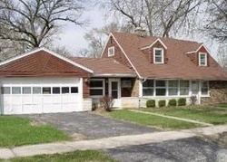 Pre-foreclosure in  MAPLE AVE Lyons, IL 60534
