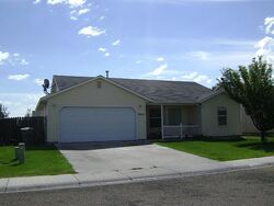 Pre-foreclosure in  PIERRE AVE Caldwell, ID 83605