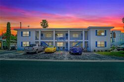 Pre-foreclosure in  2nd St E  Saint Petersburg, FL 33706