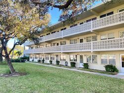  11th St N , Saint Petersburg FL