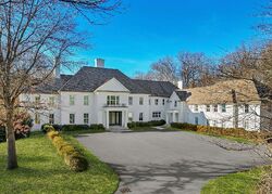 Pre-foreclosure in  Old Round Hill Ln Greenwich, CT 06831