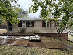 Pre-foreclosure in  QUAKER DR Pittsburgh, PA 15236