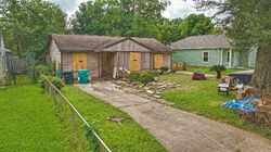 Pre-foreclosure in  Sherwood Dr Houston, TX 77021