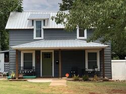 Pre-foreclosure Listing in E South St CORDELL, OK 73632