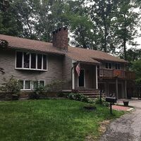Pre-foreclosure in  Maple St Windham, NH 03087
