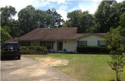 Pre-foreclosure in  CHEROKEE CT Grand Bay, AL 36541