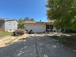  Valley Dr, Farmington MO
