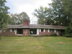 Pre-foreclosure in  PEARCE RD Pineville, LA 71360