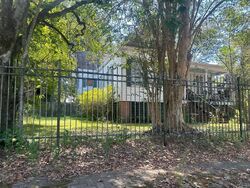 Pre-foreclosure in  E Grolee St Opelousas, LA 70570