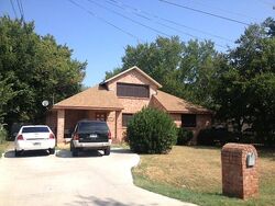 Pre-foreclosure in  Lockport Ln Mesquite, TX 75180