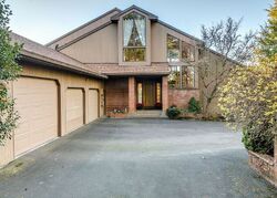 Pre-foreclosure in  Se Mckinley Rd Gresham, OR 97080