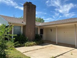 Pre-foreclosure in  Hart Dr Ne Piedmont, OK 73078