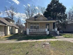 Pre-foreclosure in  Belmont Ave Parsons, KS 67357