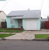 Pre-foreclosure in  Andrade Ave Richmond, CA 94804