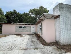 Pre-foreclosure in  S Palm Ave Orlando, FL 32804