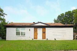 Pre-foreclosure in  Grove Cir Mesquite, TX 75149