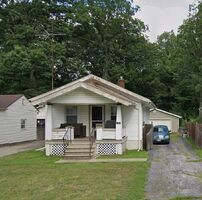 Pre-foreclosure in  Willard Ave Se Warren, OH 44484