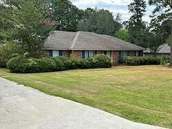 Pre-foreclosure in  Beechwood Dr Hattiesburg, MS 39402