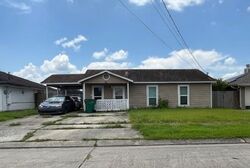 Pre-foreclosure in  Cynthia St Westwego, LA 70094