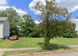 Pre-foreclosure in  CLEVELAND ST Youngstown, OH 44507