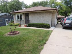 Pre-foreclosure in  Gertrude St Waukesha, WI 53186