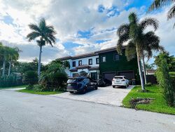 Pre-foreclosure in  NE 43rd St Pompano Beach, FL 33064