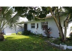 Pre-foreclosure in  SE 14th Ter Cape Coral, FL 33990