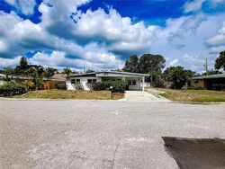 Pre-foreclosure in  65th St NW Bradenton, FL 34209