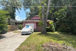 Pre-foreclosure in  NW 57th Ct Ocala, FL 34482