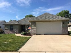 Pre-foreclosure in  Grayce Dr Sturtevant, WI 53177