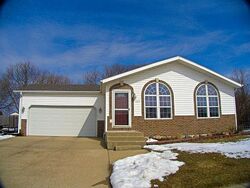 Pre-foreclosure in  E PINECREST LN Elkhorn, WI 53121