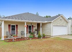 Pre-foreclosure in  Five Oaks Cir Gulfport, MS 39503