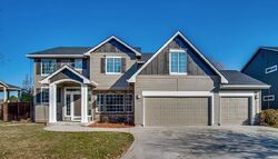 Pre-foreclosure in  S Woodhaven Ave Meridian, ID 83642