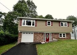 Pre-foreclosure in  DUPONT AVE Hopatcong, NJ 07843